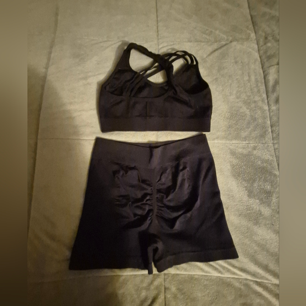 Workout Set - Picture 2 of 3